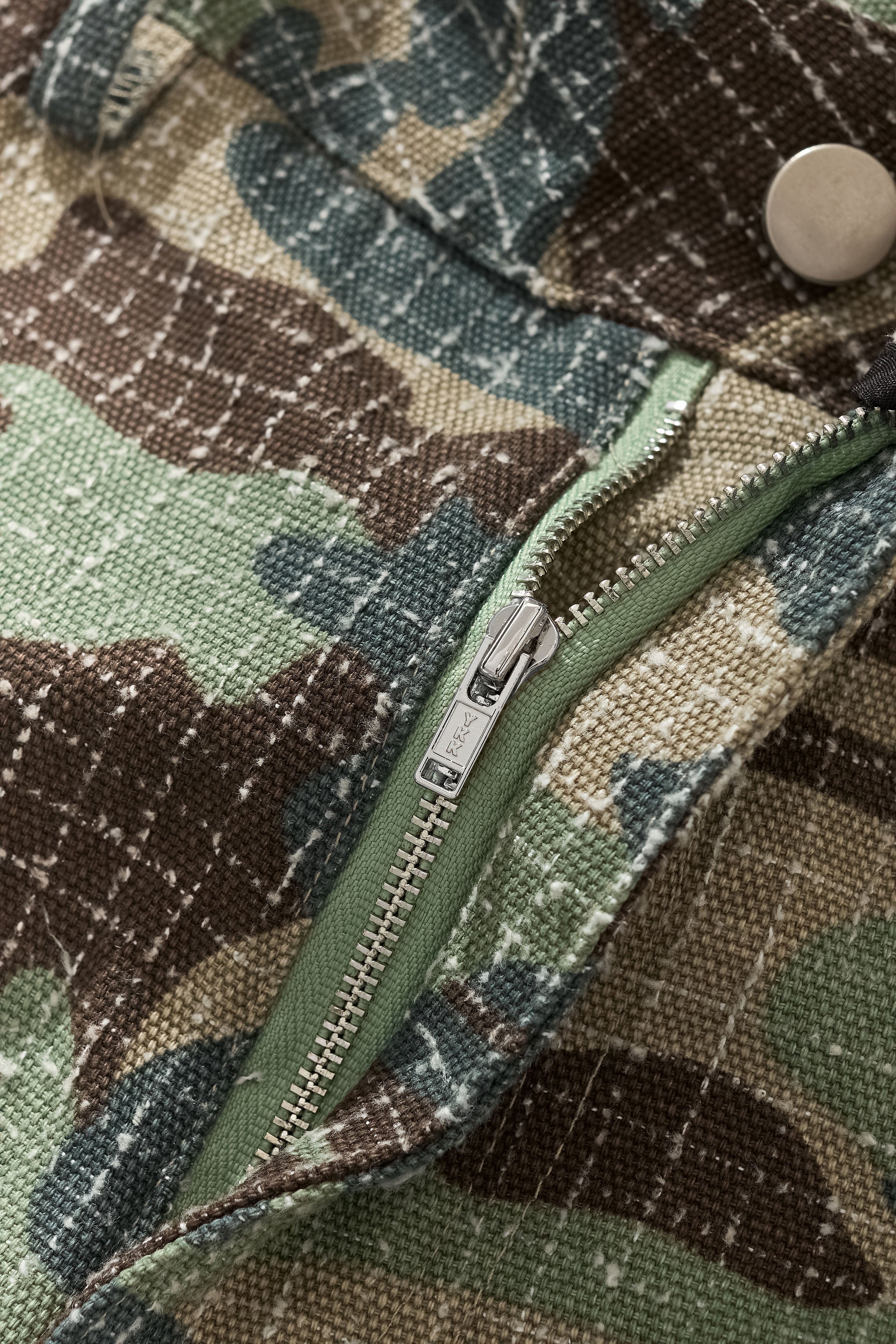 NEEDLE PUNCH CAMO SHORTS